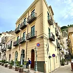 Casa Giramondo By Housilia 度假居 切法卢